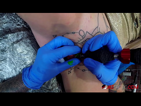 ❤️ E dashura jashtëzakonisht e bërë me tatuazhe, Sully Savage, bëri një tatuazh në klitorisin e saj ❤️❌ Porno shtëpie në sq.basseyn-vsem.ru